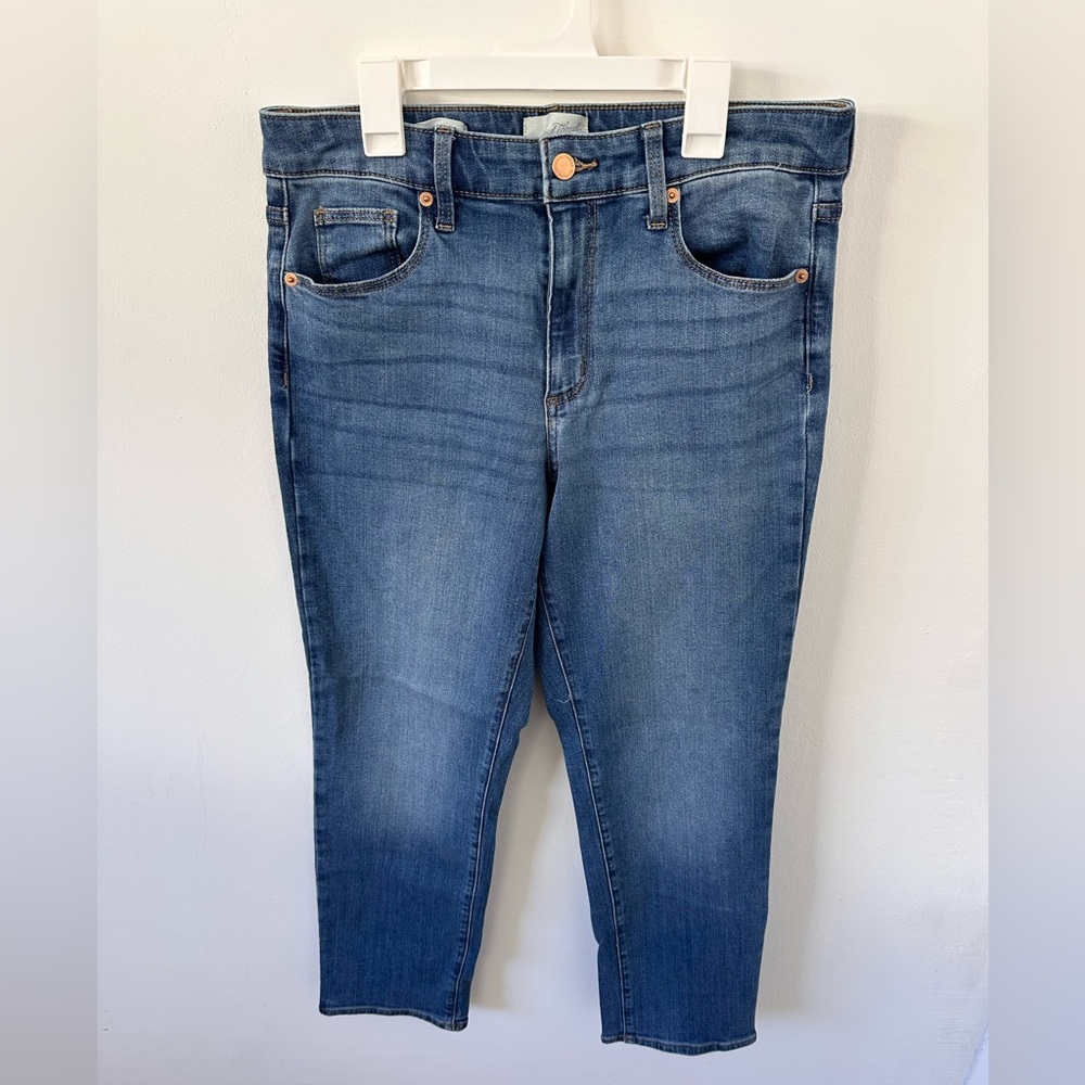 Universal Thread Women’s High Rise Slim Straight Jeans - 10/30R